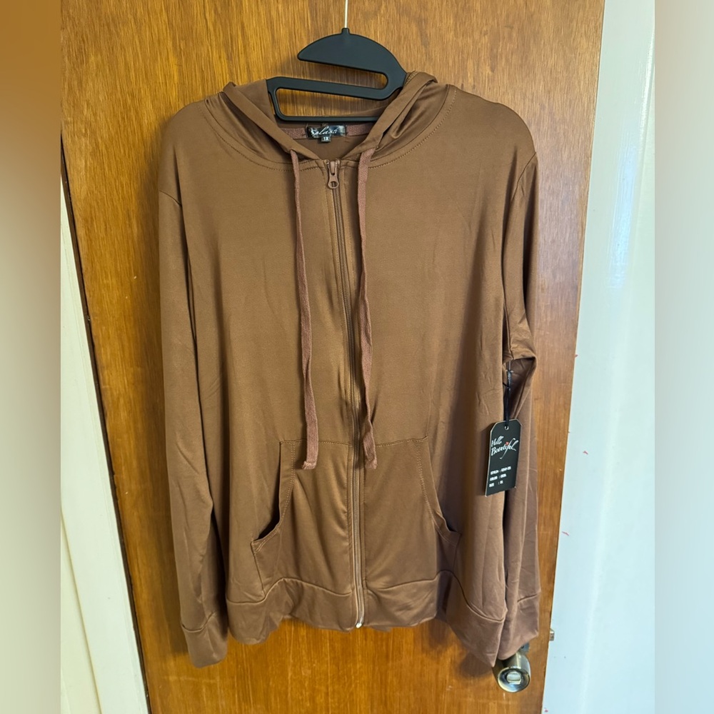 New w/tags, full zip, lightweight hoodie, size 1X, long sleeve, from Splash